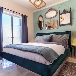 arty-vintage-townhouse-near-the-ria-formosa-olhao.hotelaalgarve.com/